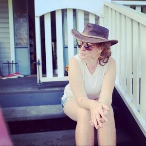 Meet your Posher, Rebecca